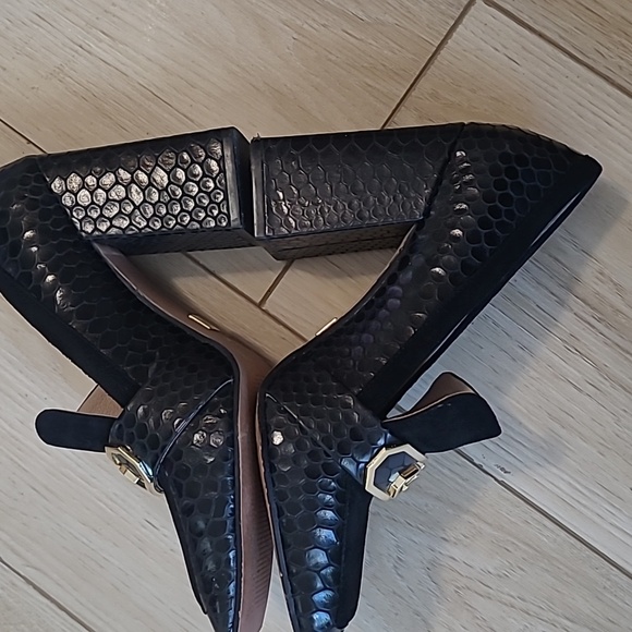 Louise et Cie Black and Gold Loafers Size 6.5 - Picture 6 of 12